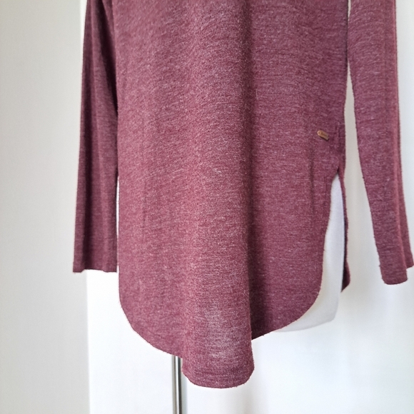 Roots | Red burgundy simple plain crew neck women's sweater - Picture 8 of 11